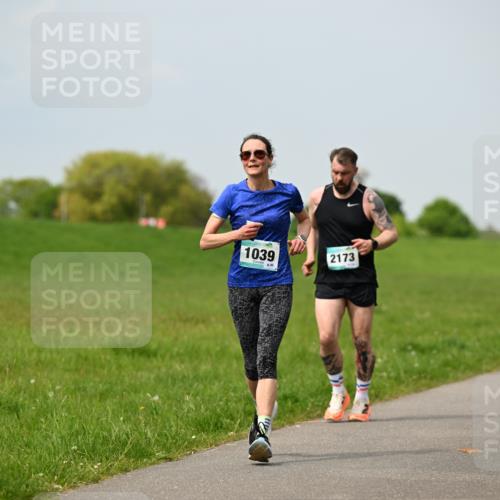 10.05.2026 - 8. Wedeler Halbmarathon Dr. Thomas Lammeyer http://msf.ph/oto/9707383 10.05.2026 11:59:13 Laufen 1039, 2173 meine-sportfotos.de