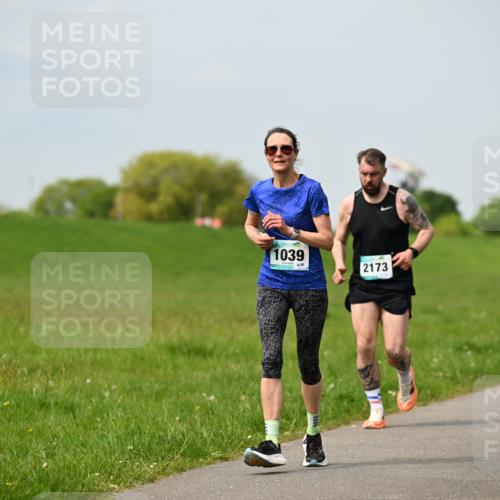 10.05.2026 - 8. Wedeler Halbmarathon Dr. Thomas Lammeyer http://msf.ph/oto/9707391 10.05.2026 11:59:14 Laufen 1039, 2173 meine-sportfotos.de