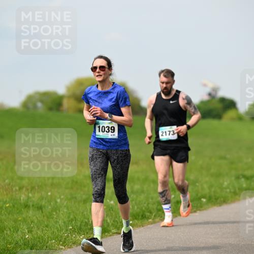 10.05.2026 - 8. Wedeler Halbmarathon Dr. Thomas Lammeyer http://msf.ph/oto/9707392 10.05.2026 11:59:14 Laufen 1039, 2173 meine-sportfotos.de
