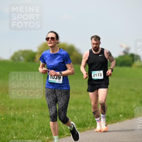 10.05.2026 - 8. Wedeler Halbmarathon Dr. Thomas Lammeyer http://msf.ph/oto/9707397 10.05.2026 11:59:15 Laufen 1039, 2173 meine-sportfotos.de
