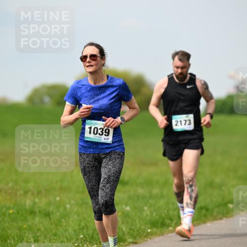 10.05.2026 - 8. Wedeler Halbmarathon Dr. Thomas Lammeyer http://msf.ph/oto/9707399 10.05.2026 11:59:15 Laufen 1039, 2173 meine-sportfotos.de
