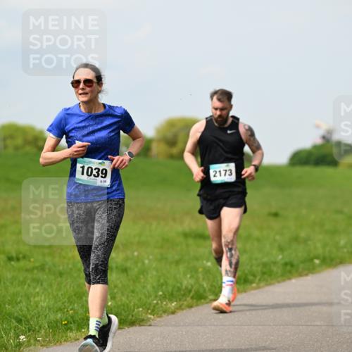 10.05.2026 - 8. Wedeler Halbmarathon Dr. Thomas Lammeyer http://msf.ph/oto/9707409 10.05.2026 11:59:15 Laufen 1039, 2173 meine-sportfotos.de