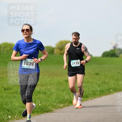 10.05.2026 - 8. Wedeler Halbmarathon Dr. Thomas Lammeyer http://msf.ph/oto/9707410 10.05.2026 11:59:16 Laufen 1039, 2173 meine-sportfotos.de
