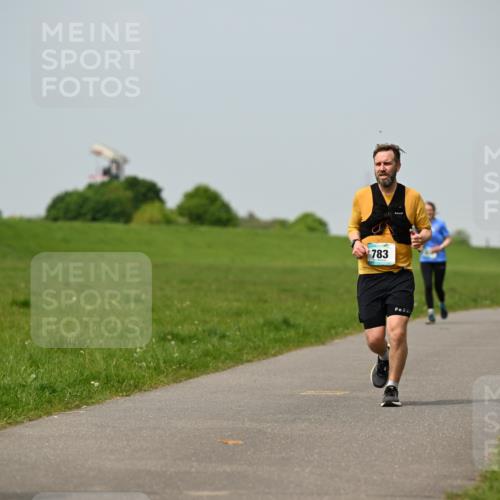 10.05.2026 - 8. Wedeler Halbmarathon Dr. Thomas Lammeyer http://msf.ph/oto/9707420 10.05.2026 11:59:16 Laufen 783 meine-sportfotos.de