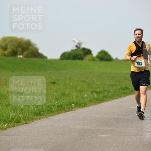 10.05.2026 - 8. Wedeler Halbmarathon Dr. Thomas Lammeyer http://msf.ph/oto/9707441 10.05.2026 11:59:18 Laufen 783, 226 meine-sportfotos.de