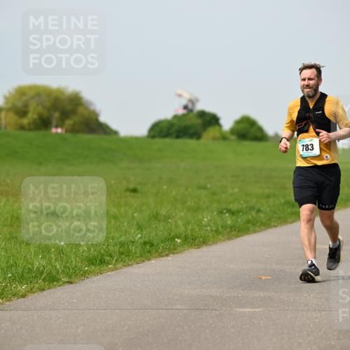 10.05.2026 - 8. Wedeler Halbmarathon Dr. Thomas Lammeyer http://msf.ph/oto/9707448 10.05.2026 11:59:18 Laufen 783, 226 meine-sportfotos.de