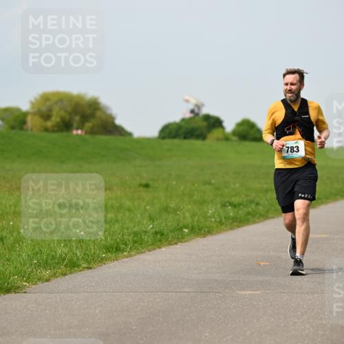 10.05.2026 - 8. Wedeler Halbmarathon Dr. Thomas Lammeyer http://msf.ph/oto/9707453 10.05.2026 11:59:19 Laufen 783, 226 meine-sportfotos.de