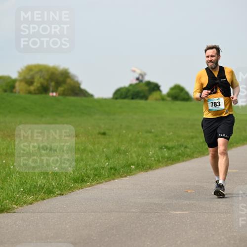 10.05.2026 - 8. Wedeler Halbmarathon Dr. Thomas Lammeyer http://msf.ph/oto/9707456 10.05.2026 11:59:18 Laufen 783 meine-sportfotos.de