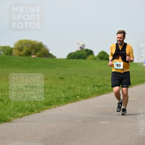 10.05.2026 - 8. Wedeler Halbmarathon Dr. Thomas Lammeyer http://msf.ph/oto/9707458 10.05.2026 11:59:19 Laufen 783 meine-sportfotos.de