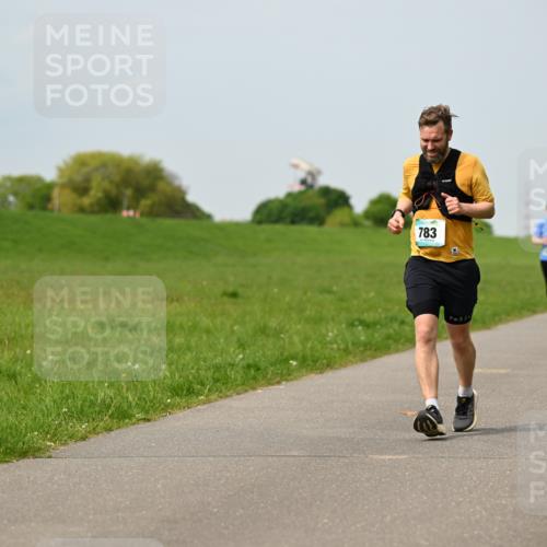 10.05.2026 - 8. Wedeler Halbmarathon Dr. Thomas Lammeyer http://msf.ph/oto/9707460 10.05.2026 11:59:19 Laufen 783 meine-sportfotos.de