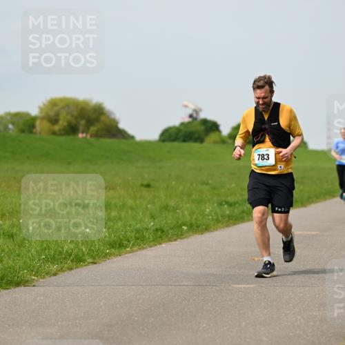 10.05.2026 - 8. Wedeler Halbmarathon Dr. Thomas Lammeyer http://msf.ph/oto/9707465 10.05.2026 11:59:19 Laufen 783, 220 meine-sportfotos.de