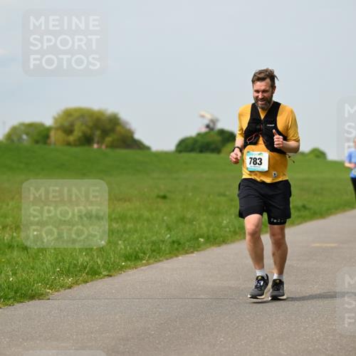 10.05.2026 - 8. Wedeler Halbmarathon Dr. Thomas Lammeyer http://msf.ph/oto/9707469 10.05.2026 11:59:20 Laufen 783 meine-sportfotos.de