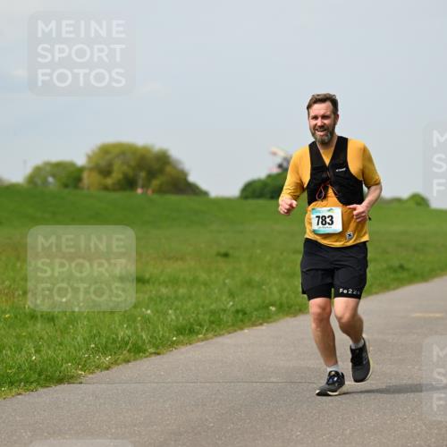 10.05.2026 - 8. Wedeler Halbmarathon Dr. Thomas Lammeyer http://msf.ph/oto/9707473 10.05.2026 11:59:20 Laufen 783, 220 meine-sportfotos.de
