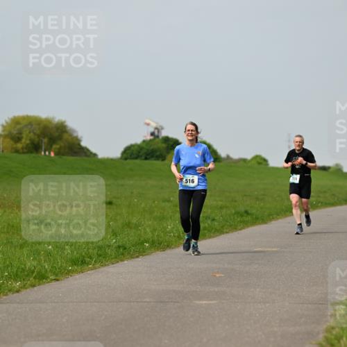 10.05.2026 - 8. Wedeler Halbmarathon Dr. Thomas Lammeyer http://msf.ph/oto/9707494 10.05.2026 11:59:25 Laufen 516, 311 meine-sportfotos.de