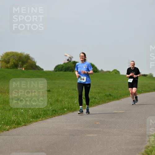 10.05.2026 - 8. Wedeler Halbmarathon Dr. Thomas Lammeyer http://msf.ph/oto/9707497 10.05.2026 11:59:26 Laufen 516, 311 meine-sportfotos.de
