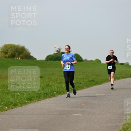10.05.2026 - 8. Wedeler Halbmarathon Dr. Thomas Lammeyer http://msf.ph/oto/9707499 10.05.2026 11:59:26 Laufen 516, 311 meine-sportfotos.de