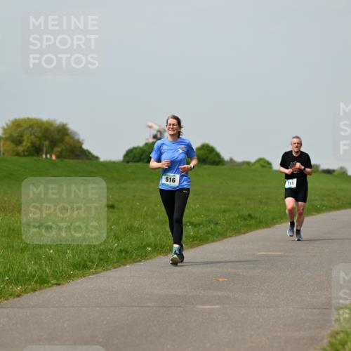 10.05.2026 - 8. Wedeler Halbmarathon Dr. Thomas Lammeyer http://msf.ph/oto/9707504 10.05.2026 11:59:26 Laufen 516, 311 meine-sportfotos.de