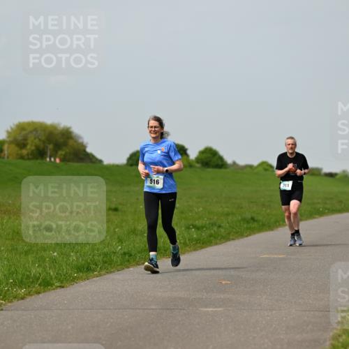 10.05.2026 - 8. Wedeler Halbmarathon Dr. Thomas Lammeyer http://msf.ph/oto/9707512 10.05.2026 11:59:26 Laufen 516, 311 meine-sportfotos.de