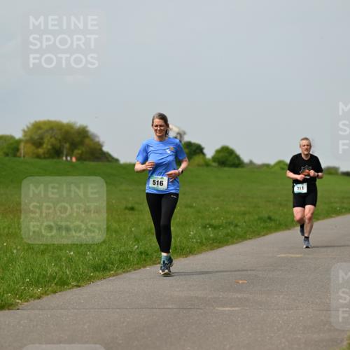 10.05.2026 - 8. Wedeler Halbmarathon Dr. Thomas Lammeyer http://msf.ph/oto/9707514 10.05.2026 11:59:27 Laufen 516, 311 meine-sportfotos.de