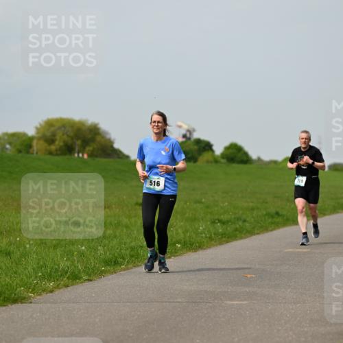 10.05.2026 - 8. Wedeler Halbmarathon Dr. Thomas Lammeyer http://msf.ph/oto/9707522 10.05.2026 11:59:27 Laufen 516, 311 meine-sportfotos.de