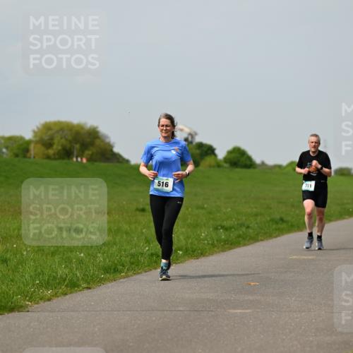 10.05.2026 - 8. Wedeler Halbmarathon Dr. Thomas Lammeyer http://msf.ph/oto/9707523 10.05.2026 11:59:27 Laufen 516, 311 meine-sportfotos.de