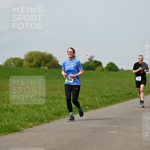 10.05.2026 - 8. Wedeler Halbmarathon Dr. Thomas Lammeyer http://msf.ph/oto/9707529 10.05.2026 11:59:27 Laufen 510, 311 meine-sportfotos.de