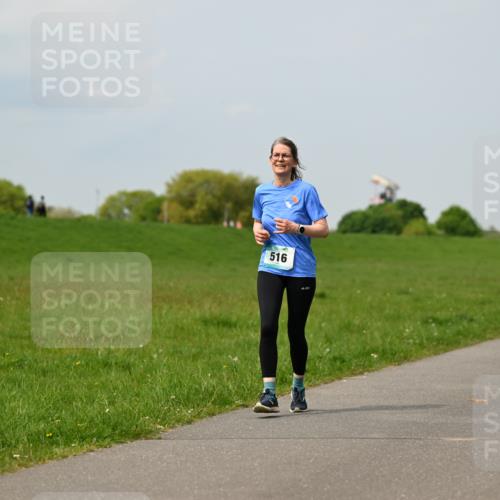 10.05.2026 - 8. Wedeler Halbmarathon Dr. Thomas Lammeyer http://msf.ph/oto/9707535 10.05.2026 11:59:28 Laufen 516, 311 meine-sportfotos.de