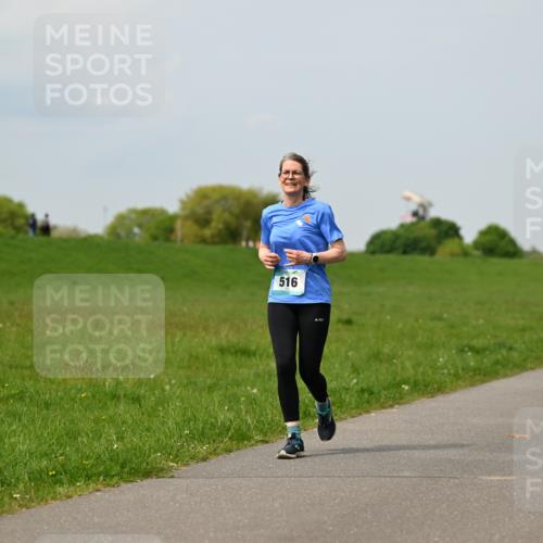 10.05.2026 - 8. Wedeler Halbmarathon Dr. Thomas Lammeyer http://msf.ph/oto/9707538 10.05.2026 11:59:28 Laufen 516, 311 meine-sportfotos.de