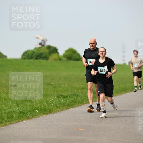 10.05.2026 - 8. Wedeler Halbmarathon Dr. Thomas Lammeyer http://msf.ph/oto/9707594 10.05.2026 11:59:38 Laufen 833 meine-sportfotos.de