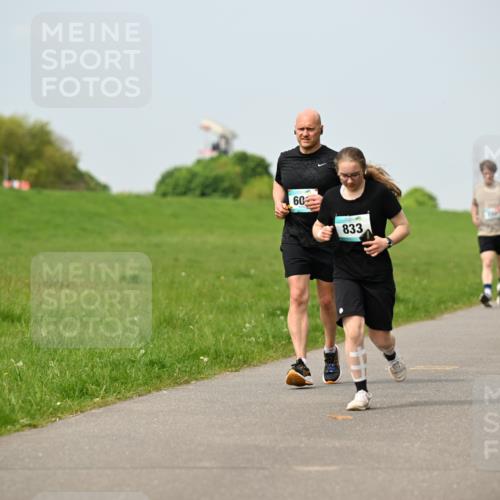 10.05.2026 - 8. Wedeler Halbmarathon Dr. Thomas Lammeyer http://msf.ph/oto/9707626 10.05.2026 11:59:40 Laufen 833 meine-sportfotos.de