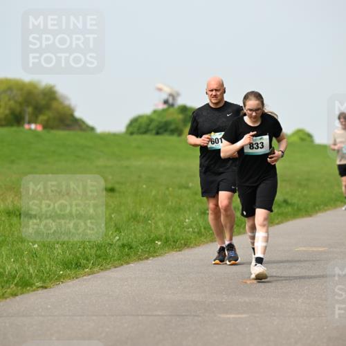 10.05.2026 - 8. Wedeler Halbmarathon Dr. Thomas Lammeyer http://msf.ph/oto/9707629 10.05.2026 11:59:40 Laufen 601, 833 meine-sportfotos.de