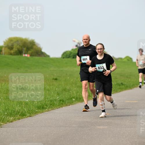 10.05.2026 - 8. Wedeler Halbmarathon Dr. Thomas Lammeyer http://msf.ph/oto/9707641 10.05.2026 11:59:40 Laufen 601, 833 meine-sportfotos.de