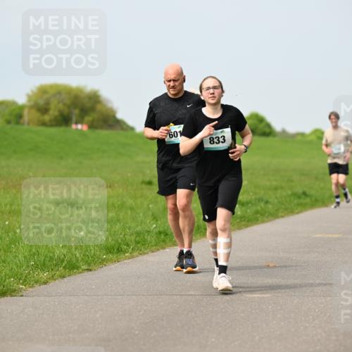 10.05.2026 - 8. Wedeler Halbmarathon Dr. Thomas Lammeyer http://msf.ph/oto/9707645 10.05.2026 11:59:41 Laufen 601, 833 meine-sportfotos.de