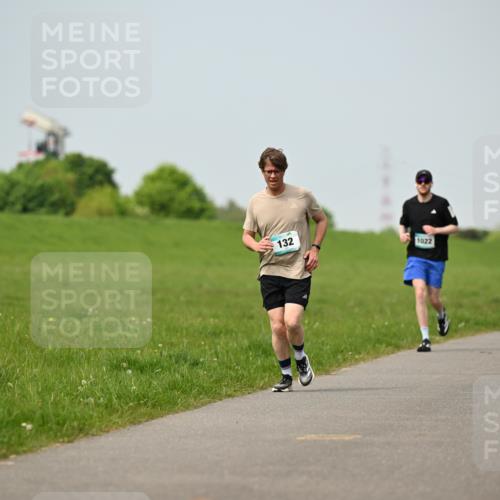 10.05.2026 - 8. Wedeler Halbmarathon Dr. Thomas Lammeyer http://msf.ph/oto/9707652 10.05.2026 11:59:43 Laufen 132, 1022, 200 meine-sportfotos.de