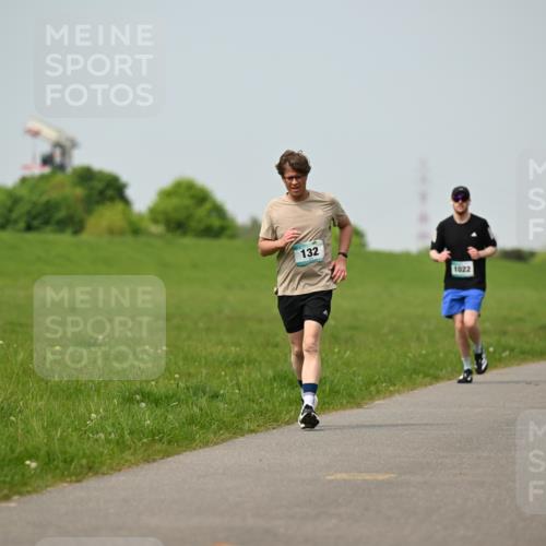 10.05.2026 - 8. Wedeler Halbmarathon Dr. Thomas Lammeyer http://msf.ph/oto/9707662 10.05.2026 11:59:43 Laufen 132, 1022 meine-sportfotos.de