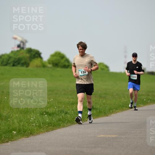 10.05.2026 - 8. Wedeler Halbmarathon Dr. Thomas Lammeyer http://msf.ph/oto/9707668 10.05.2026 11:59:44 Laufen 132, 1022, 200 meine-sportfotos.de