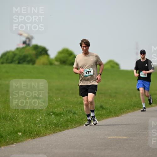 10.05.2026 - 8. Wedeler Halbmarathon Dr. Thomas Lammeyer http://msf.ph/oto/9707670 10.05.2026 11:59:44 Laufen 132, 1022, 200 meine-sportfotos.de