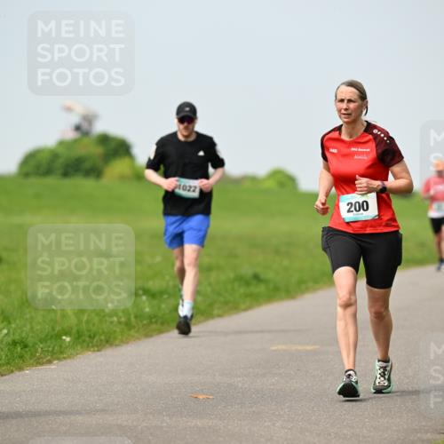 10.05.2026 - 8. Wedeler Halbmarathon Dr. Thomas Lammeyer http://msf.ph/oto/9707727 10.05.2026 11:59:49 Laufen 132, 1022, 200 meine-sportfotos.de