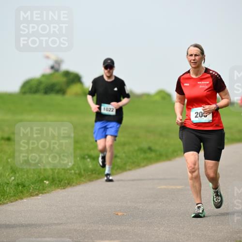 10.05.2026 - 8. Wedeler Halbmarathon Dr. Thomas Lammeyer http://msf.ph/oto/9707728 10.05.2026 11:59:49 Laufen 1022 meine-sportfotos.de