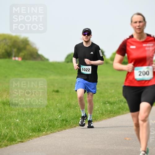 10.05.2026 - 8. Wedeler Halbmarathon Dr. Thomas Lammeyer http://msf.ph/oto/9707745 10.05.2026 11:59:50 Laufen 1022, 200 meine-sportfotos.de