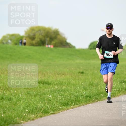 10.05.2026 - 8. Wedeler Halbmarathon Dr. Thomas Lammeyer http://msf.ph/oto/9707748 10.05.2026 11:59:50 Laufen 1022, 200 meine-sportfotos.de