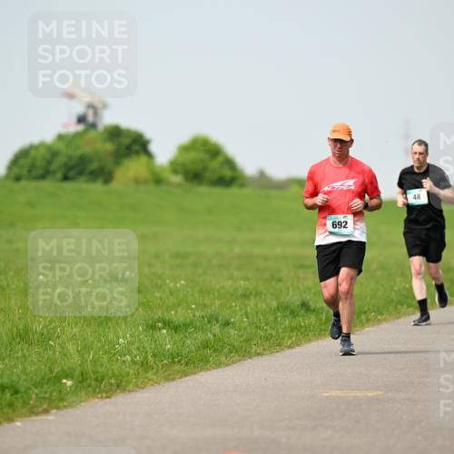 10.05.2026 - 8. Wedeler Halbmarathon Dr. Thomas Lammeyer http://msf.ph/oto/9707764 10.05.2026 11:59:56 Laufen 692 meine-sportfotos.de