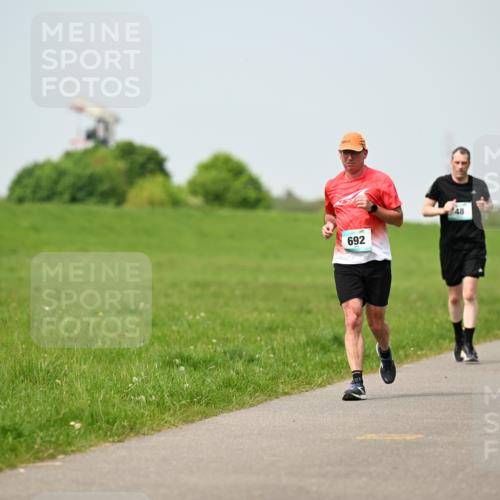 10.05.2026 - 8. Wedeler Halbmarathon Dr. Thomas Lammeyer http://msf.ph/oto/9707769 10.05.2026 11:59:56 Laufen 692 meine-sportfotos.de
