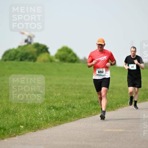 10.05.2026 - 8. Wedeler Halbmarathon Dr. Thomas Lammeyer http://msf.ph/oto/9707774 10.05.2026 11:59:56 Laufen 692 meine-sportfotos.de