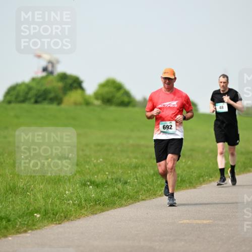 10.05.2026 - 8. Wedeler Halbmarathon Dr. Thomas Lammeyer http://msf.ph/oto/9707777 10.05.2026 11:59:56 Laufen 692 meine-sportfotos.de