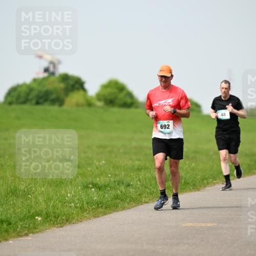 10.05.2026 - 8. Wedeler Halbmarathon Dr. Thomas Lammeyer http://msf.ph/oto/9707779 10.05.2026 11:59:56 Laufen 692 meine-sportfotos.de
