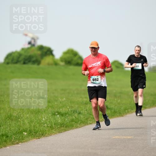 10.05.2026 - 8. Wedeler Halbmarathon Dr. Thomas Lammeyer http://msf.ph/oto/9707784 10.05.2026 11:59:57 Laufen 692 meine-sportfotos.de
