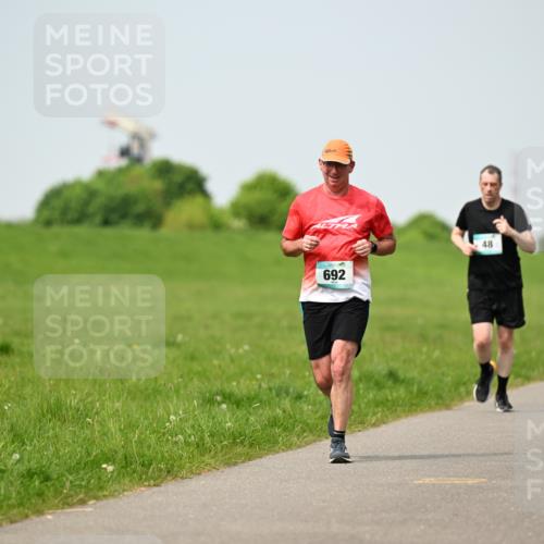 10.05.2026 - 8. Wedeler Halbmarathon Dr. Thomas Lammeyer http://msf.ph/oto/9707789 10.05.2026 11:59:57 Laufen 692 meine-sportfotos.de