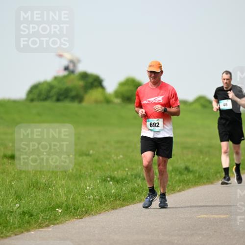 10.05.2026 - 8. Wedeler Halbmarathon Dr. Thomas Lammeyer http://msf.ph/oto/9707795 10.05.2026 11:59:57 Laufen 692 meine-sportfotos.de