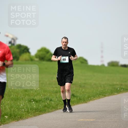 10.05.2026 - 8. Wedeler Halbmarathon Dr. Thomas Lammeyer http://msf.ph/oto/9707825 10.05.2026 12:00:00 Laufen 692 meine-sportfotos.de